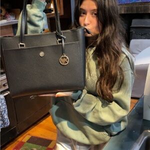 Michael Kors Black Leather Tote 3-in-1 , 
Michael Kors 3 in 1 tote bag Pebbled